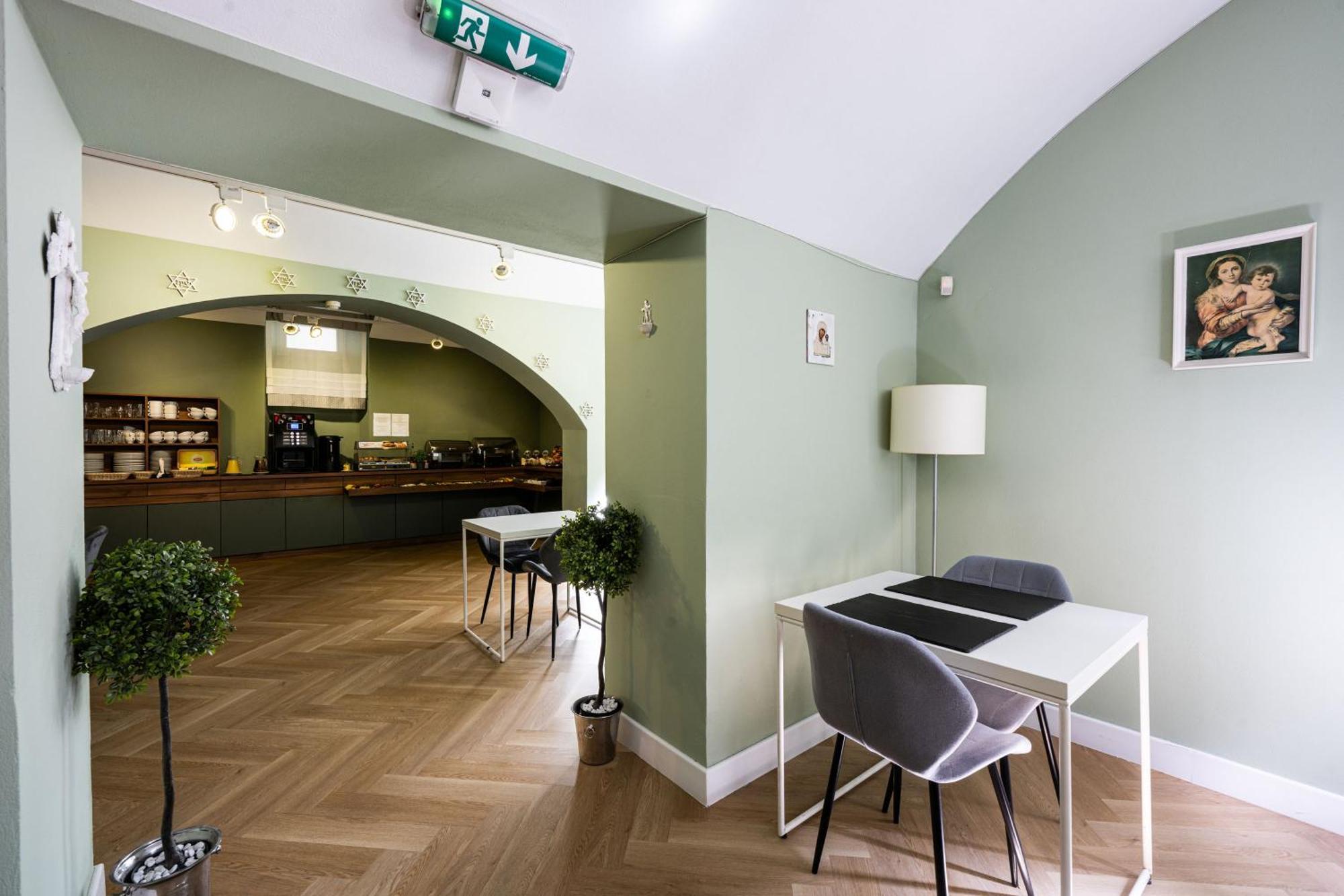 Home Aparthotel Krakow Bagian luar foto