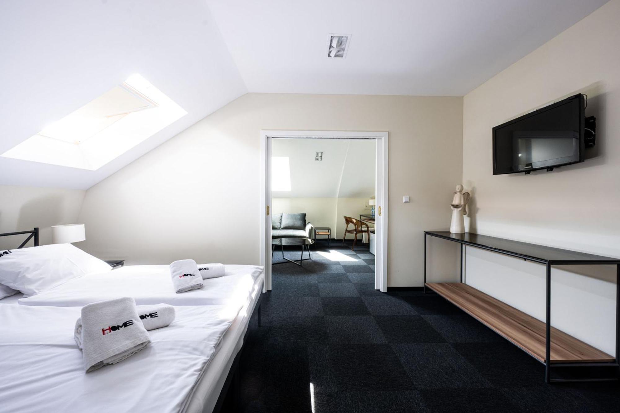Home Aparthotel Krakow Bagian luar foto