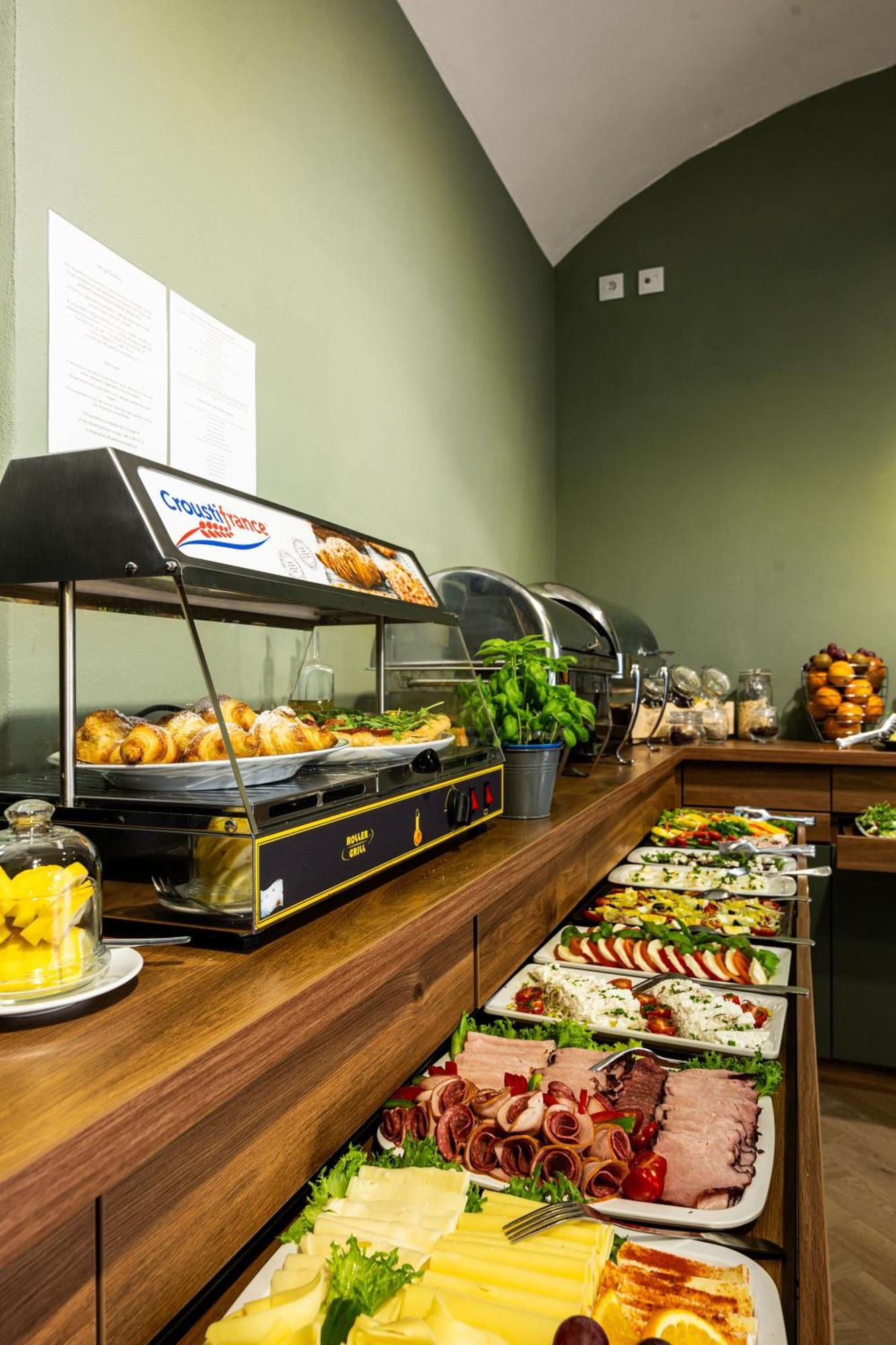 Home Aparthotel Krakow Bagian luar foto